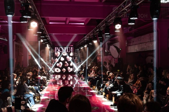 33 дизайнера со всей России представили коллекции на Volga Fashion Show в Екатеринбурге