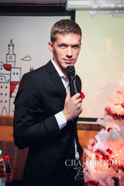 Ведущий Константин Липин